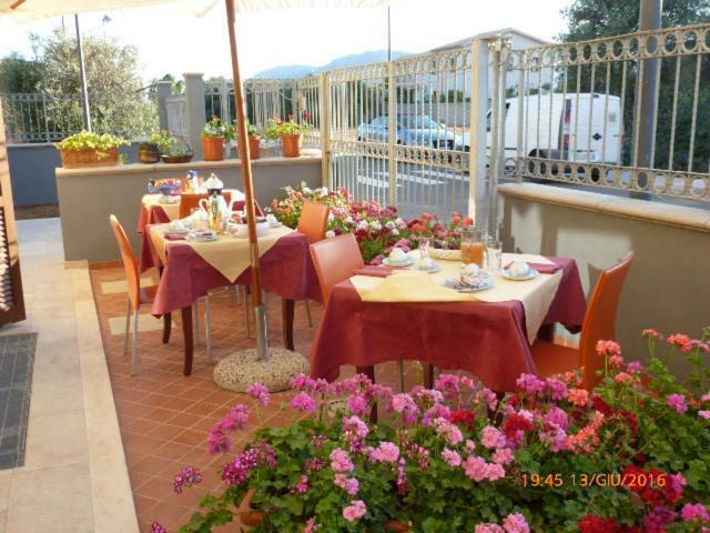 Sogno Di Mare Bed & Breakfast Pula Exterior photo